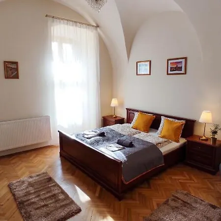 Theatroom Apartmán *