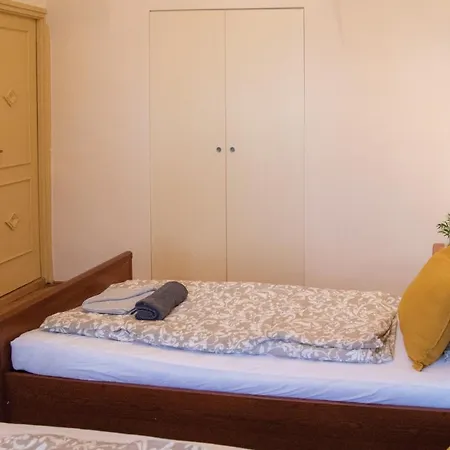 Theatroom 埃格尔