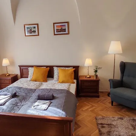 Theatroom Apartmán *
